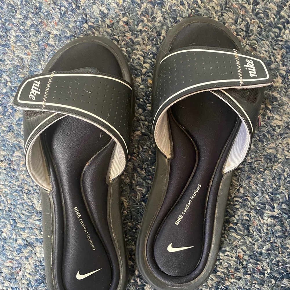 Women’s Nike slide